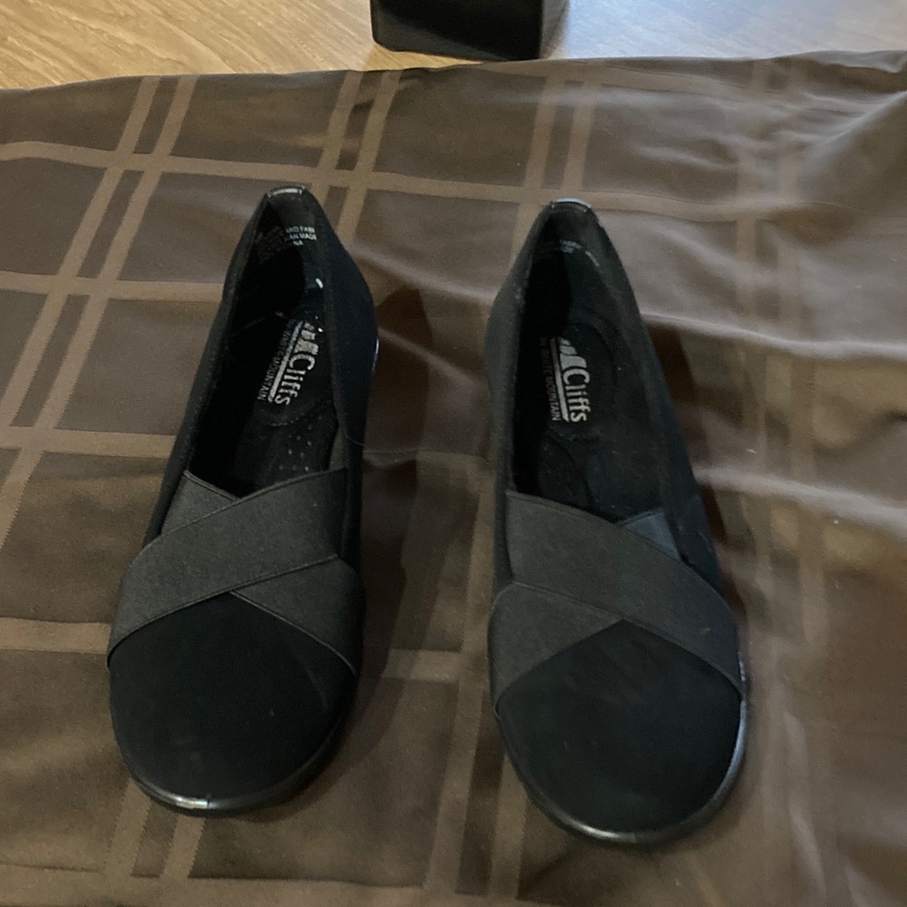 Cliffs by WHITE MOUNTAIN Black Loafers